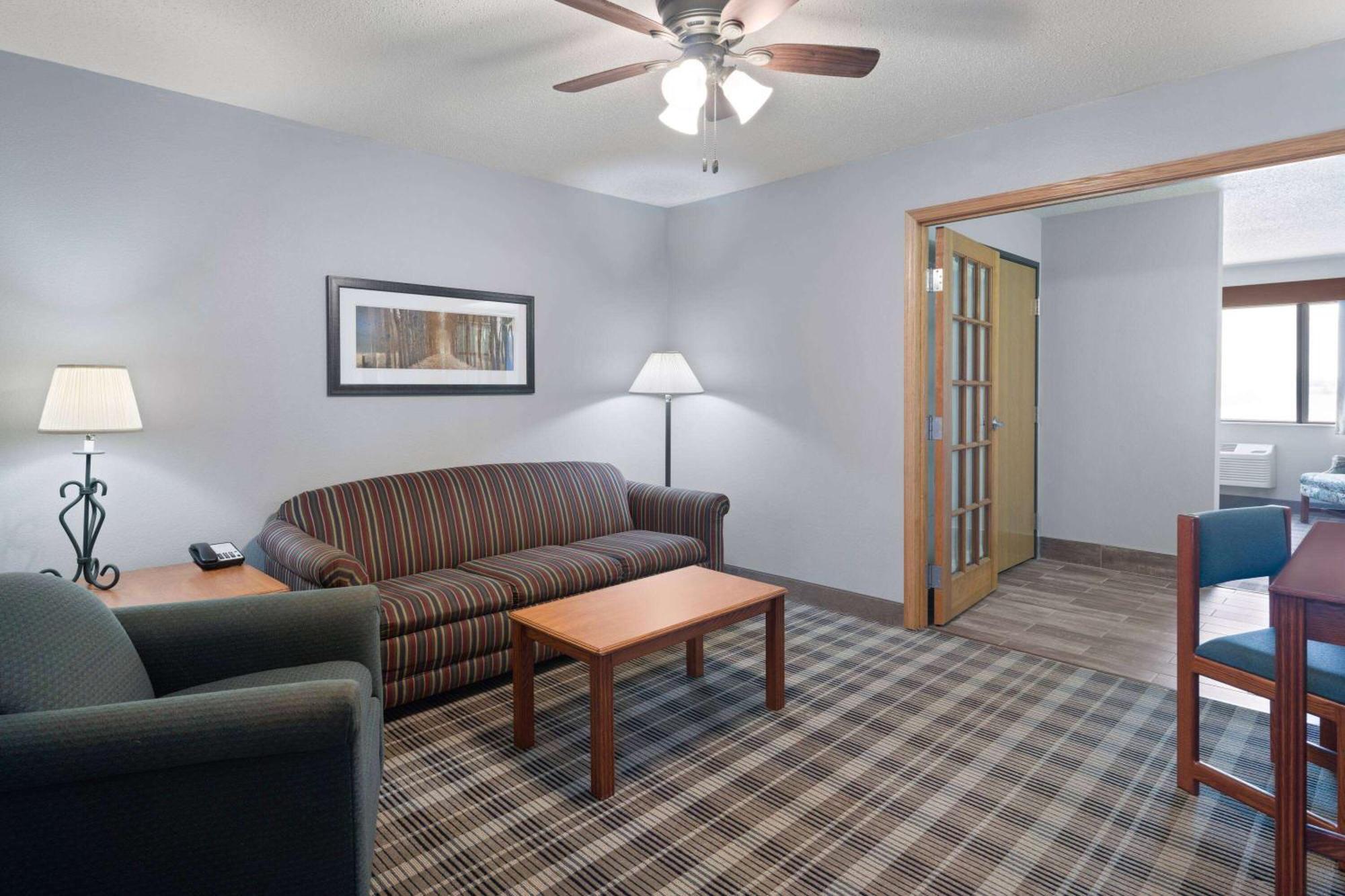 Americinn By Wyndham Stuart Exteriér fotografie