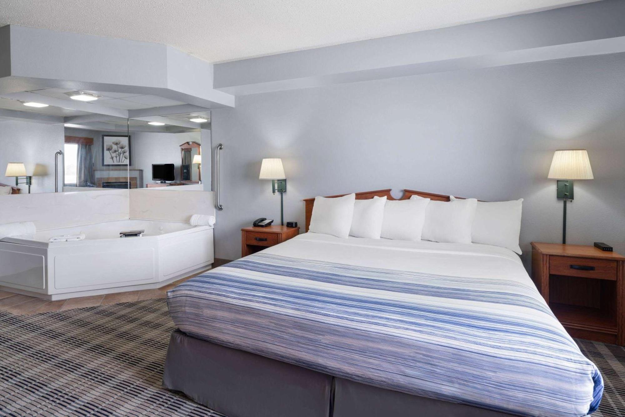 Americinn By Wyndham Stuart Exteriér fotografie