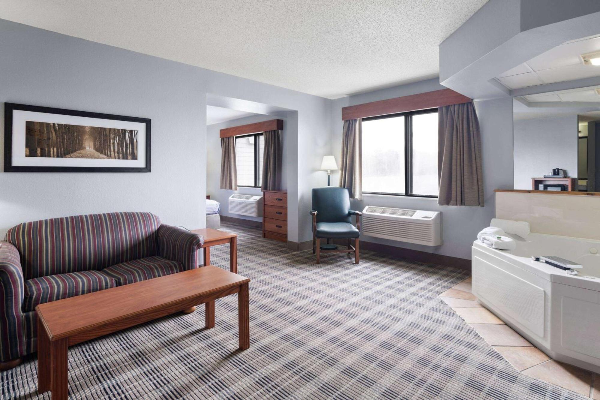 Americinn By Wyndham Stuart Exteriér fotografie